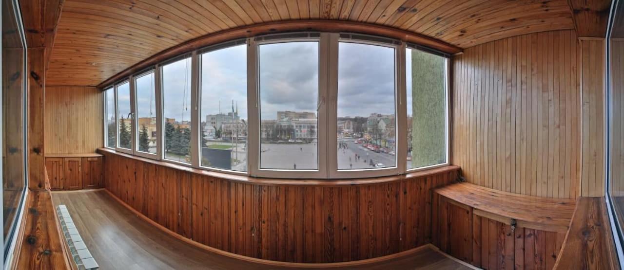 Babylon Apartments On Maidan Riwne Exterior foto